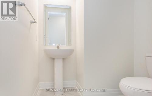 588 Queen Mary Drive, Brampton, ON - Indoor Photo Showing Bathroom