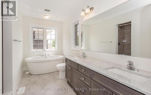 588 Queen Mary Drive, Brampton, ON - Indoor Photo Showing Bathroom