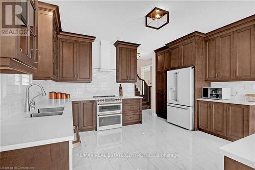 134 Pondcliffe Drive, Kitchener, ON - Indoor Photo Showing Kitchen With Double Sink