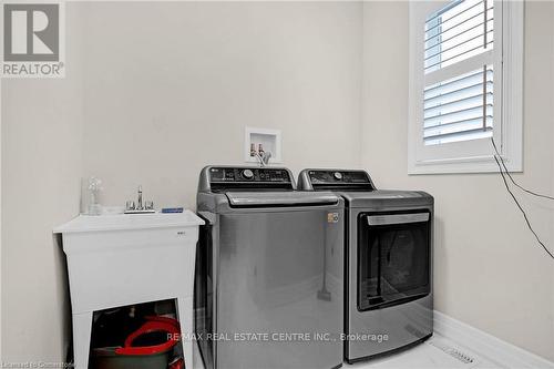 134 Pondcliffe Drive, Kitchener, ON - Indoor Photo Showing Laundry Room