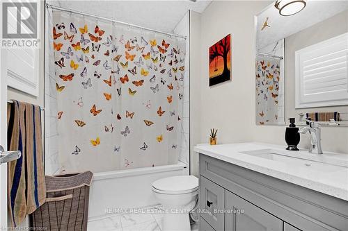 134 Pondcliffe Drive, Kitchener, ON - Indoor Photo Showing Bathroom