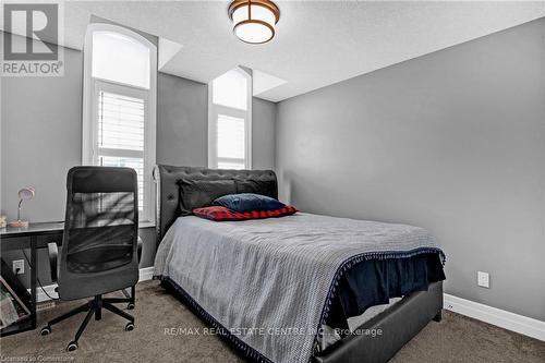 134 Pondcliffe Drive, Kitchener, ON - Indoor Photo Showing Bedroom