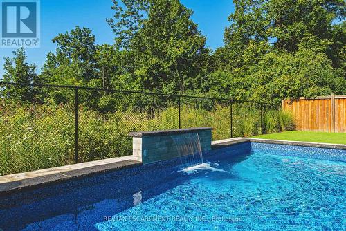 14 Dolphin Place, Hamilton, ON - Outdoor With In Ground Pool With Backyard