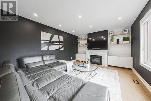 14 Dolphin Place, Hamilton, ON - Indoor Photo Showing Living Room With Fireplace