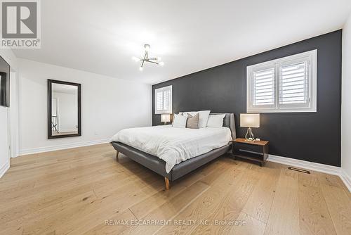 14 Dolphin Place, Hamilton, ON - Indoor Photo Showing Bedroom