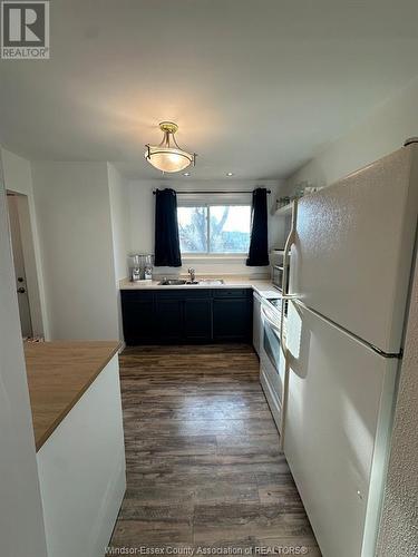 5549 Empress Street Unit# 63, Windsor, ON - Indoor Photo Showing Kitchen With Double Sink