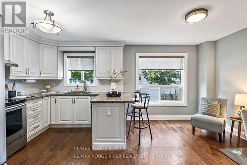 61 Aspen Park Way, Whitby (Downtown Whitby), ON - Indoor Photo Showing Kitchen With Upgraded Kitchen