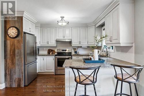 61 Aspen Park Way, Whitby (Downtown Whitby), ON - Indoor Photo Showing Kitchen With Stainless Steel Kitchen