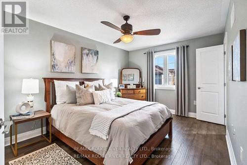 61 Aspen Park Way, Whitby (Downtown Whitby), ON - Indoor Photo Showing Bedroom