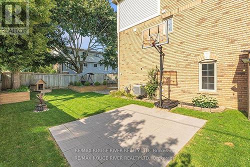 61 Aspen Park Way, Whitby (Downtown Whitby), ON - Outdoor