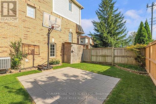 61 Aspen Park Way, Whitby (Downtown Whitby), ON - Outdoor