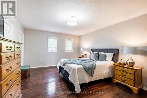 34 Wells Crescent, Whitby, ON - Indoor Photo Showing Bedroom