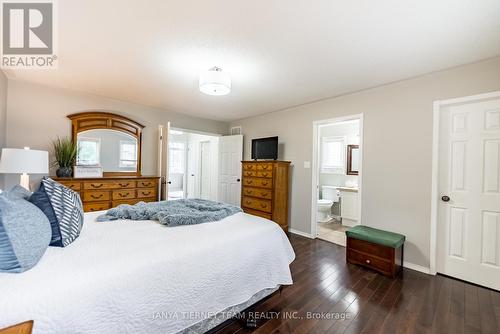 34 Wells Crescent, Whitby, ON - Indoor Photo Showing Bedroom