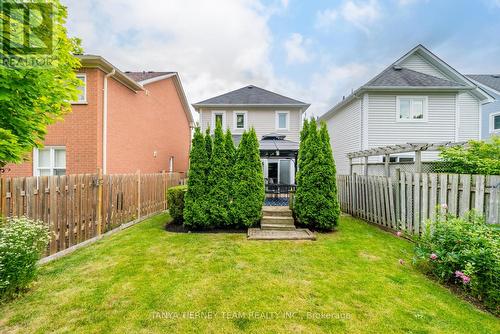 34 Wells Crescent, Whitby, ON - Outdoor