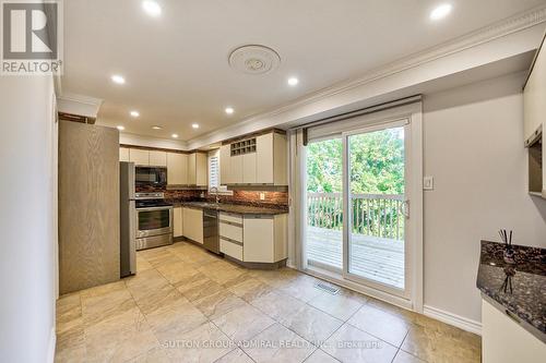 311 Buckingham Road, Newmarket, ON - Indoor Photo Showing Kitchen