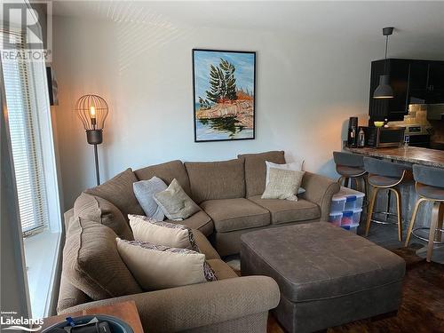 139 Lakeshore Road E Unit# 5, The Blue Mountains, ON - Indoor Photo Showing Living Room