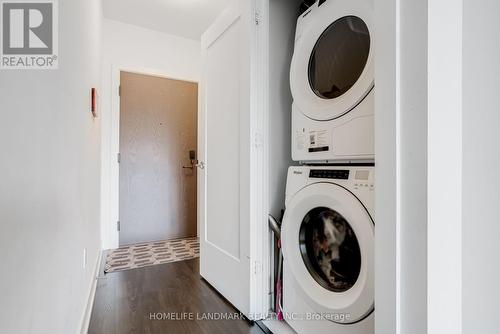 512 - 30 Inn On The Park, Toronto, ON - Indoor Photo Showing Laundry Room