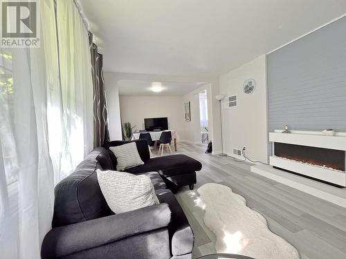 27 Pintail Street, Kitimat, BC - Indoor Photo Showing Living Room