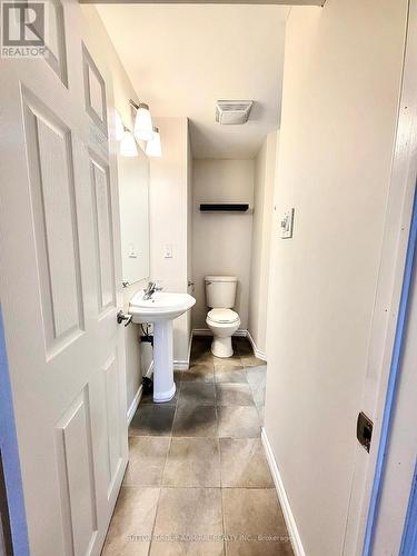 110 Cumberland Street, Barrie, ON - Indoor Photo Showing Bathroom