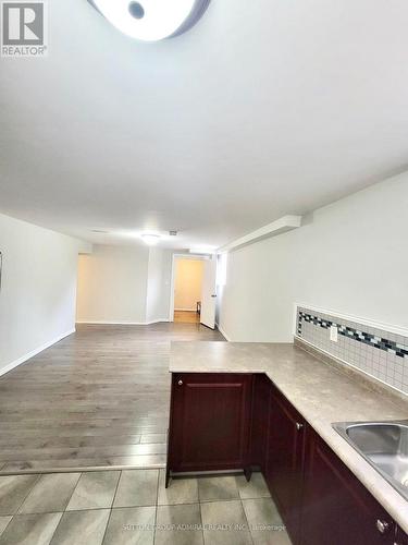 110 Cumberland Street, Barrie, ON - Indoor Photo Showing Kitchen