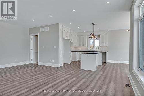 7 Nipigon Street, Kawartha Lakes, ON - Indoor Photo Showing Kitchen With Upgraded Kitchen