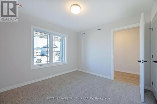 24 Silverleaf Path, St. Thomas, ON - Indoor Photo Showing Other Room