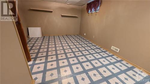 105 Mailes Avenue, Ottawa, ON - Indoor Photo Showing Other Room