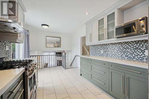 900 Lynx Avenue, Pickering, ON - Indoor Photo Showing Kitchen With Upgraded Kitchen