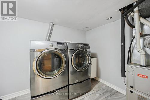 900 Lynx Avenue, Pickering, ON - Indoor Photo Showing Laundry Room