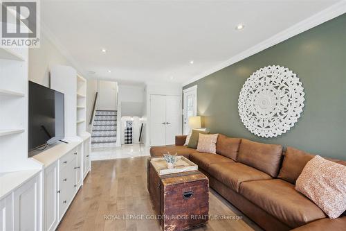 900 Lynx Avenue, Pickering, ON - Indoor Photo Showing Living Room