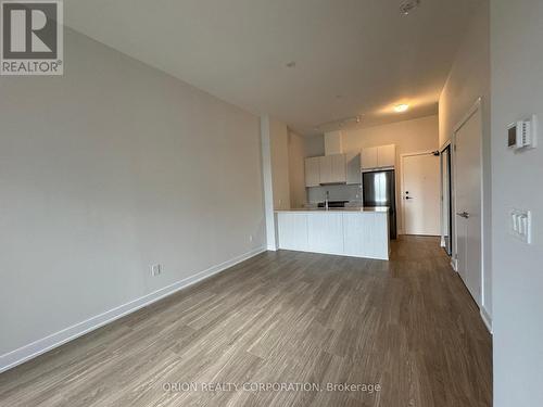 409 - 4130 Parkside Village Drive, Mississauga, ON - Indoor Photo Showing Kitchen