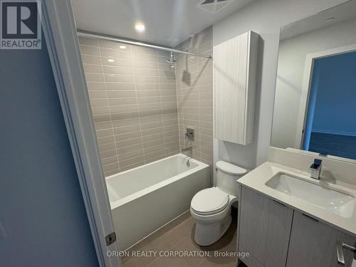 409 - 4130 Parkside Village Drive, Mississauga, ON - Indoor Photo Showing Bathroom