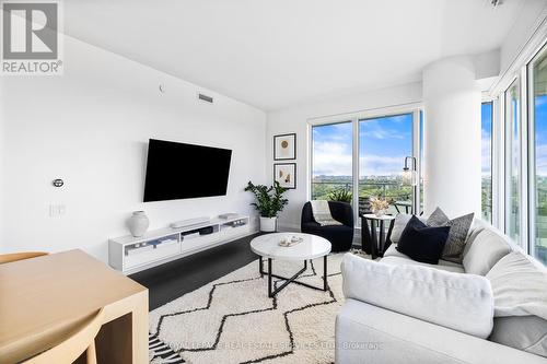 1507 - 20 Brin Drive, Toronto, ON - Indoor Photo Showing Living Room