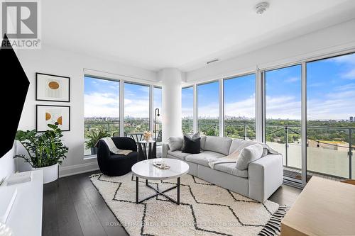 1507 - 20 Brin Drive, Toronto, ON - Indoor Photo Showing Living Room