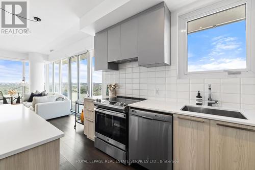 1507 - 20 Brin Drive, Toronto, ON - Indoor Photo Showing Kitchen