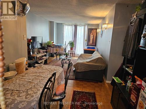 811 - 4673 Jane Street, Toronto, ON - Indoor