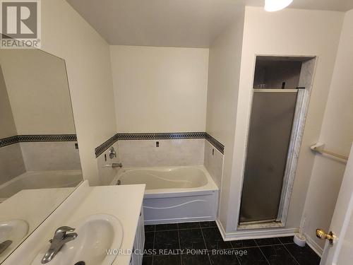 723 Horning Street, Mississauga, ON - Indoor Photo Showing Bathroom