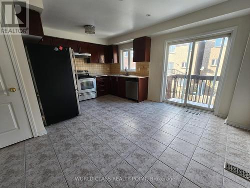 723 Horning Street, Mississauga, ON - Indoor Photo Showing Kitchen