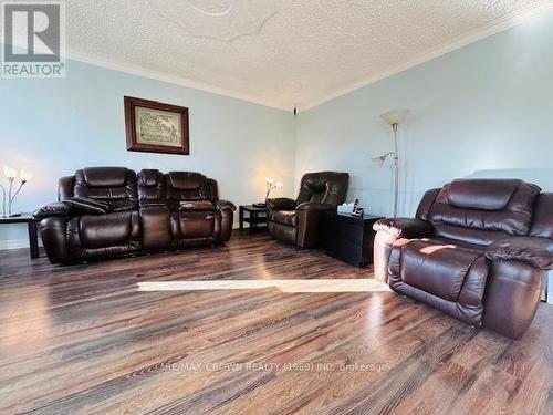 40 Frontenac Crescent, Kapuskasing, ON - Indoor Photo Showing Living Room