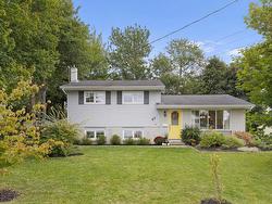 47 Lethbridge Avenue  Dartmouth, NS B2X 2W4