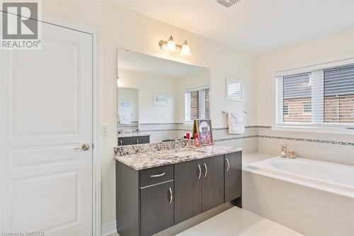 2484 Thornfield Common, Oakville, ON - Indoor Photo Showing Bathroom