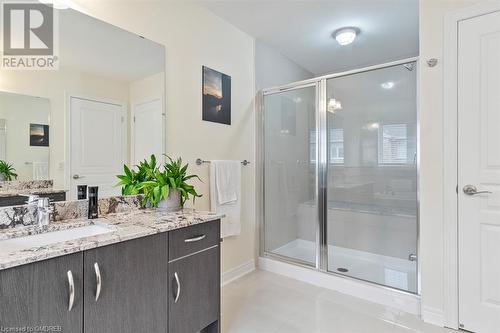 2484 Thornfield Common, Oakville, ON - Indoor Photo Showing Bathroom