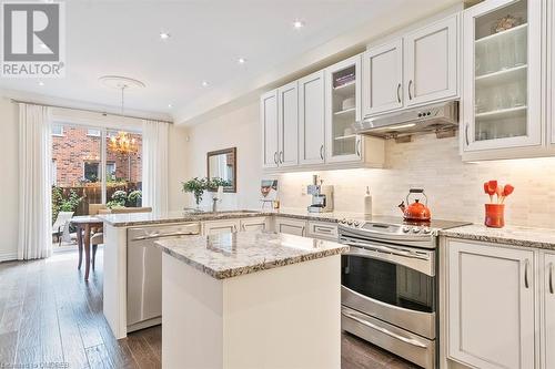 2484 Thornfield Common, Oakville, ON - Indoor Photo Showing Kitchen With Upgraded Kitchen