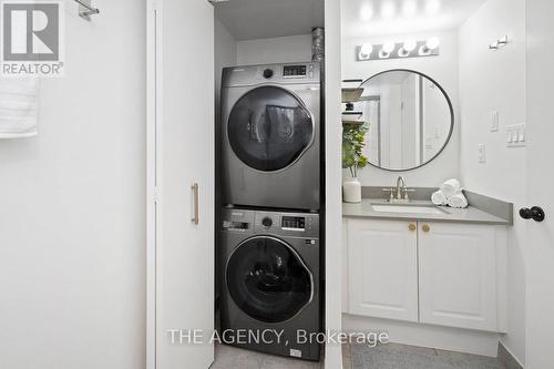 526 - 250 Manitoba Street, Toronto, ON - Indoor Photo Showing Laundry Room