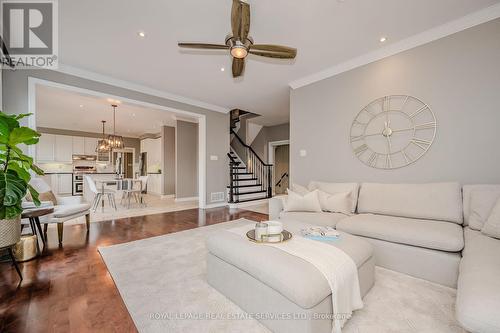 2366 Valleyridge Drive, Oakville, ON - Indoor Photo Showing Living Room