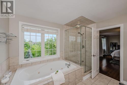 2366 Valleyridge Drive, Oakville, ON - Indoor Photo Showing Bathroom