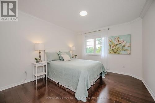 2366 Valleyridge Drive, Oakville, ON - Indoor Photo Showing Bedroom