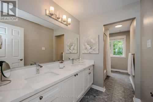 2366 Valleyridge Drive, Oakville, ON - Indoor Photo Showing Bathroom