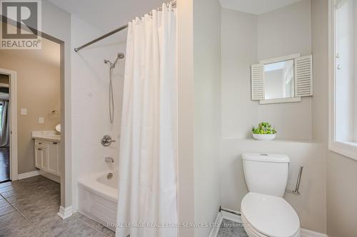 2366 Valleyridge Drive, Oakville, ON - Indoor Photo Showing Bathroom