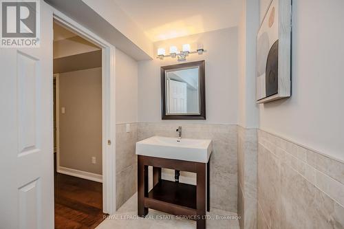 2366 Valleyridge Drive, Oakville, ON - Indoor Photo Showing Bathroom